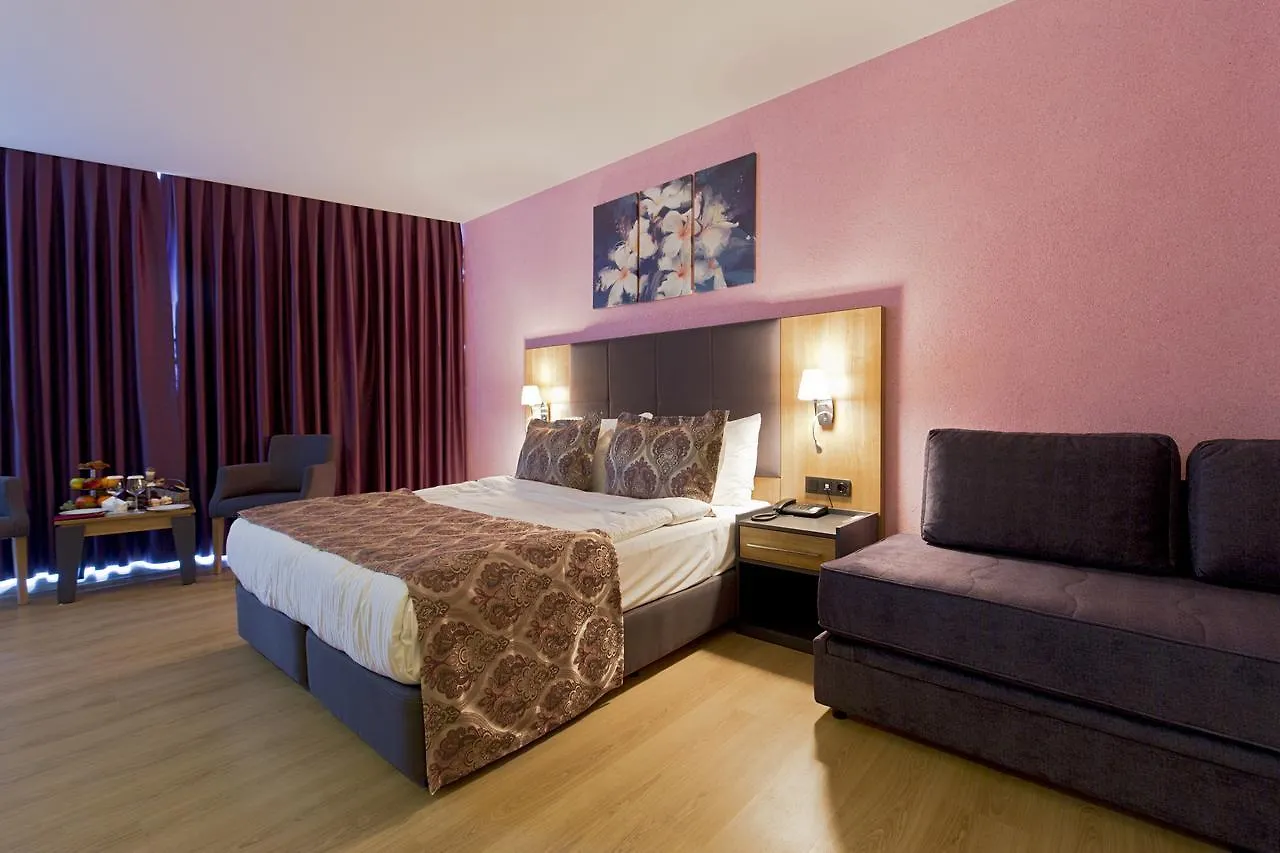 Euphoria Batumi Convention & Casino Hotel 5*,